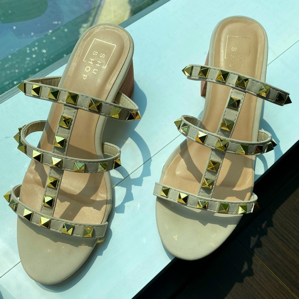 Studded Heeled Sandals. Valentino look-alikes🤩